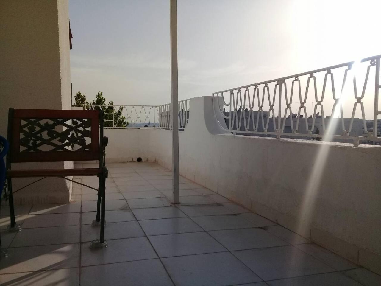 Pretty And Independent Located In City * Tunis