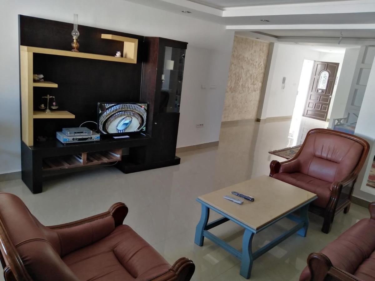 Apartment Pretty And Independent Located In City